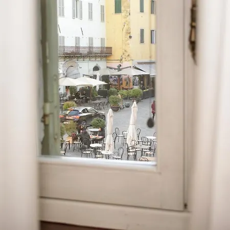 Piazza Del Mercato *