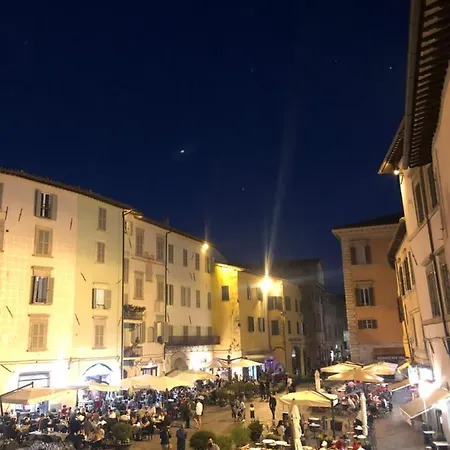 Piazza Del Mercato